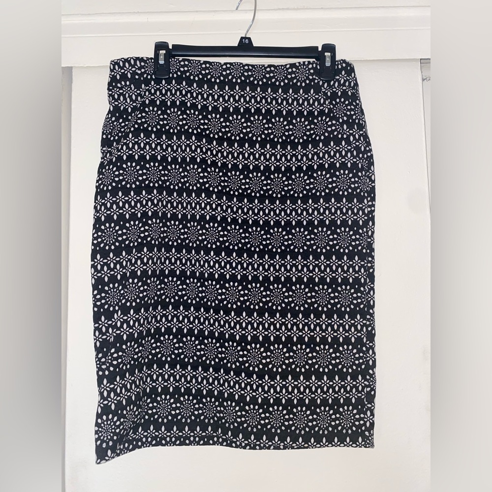Black and White Floral Geometric Patterned Soho Stretchy Pencil Skirt